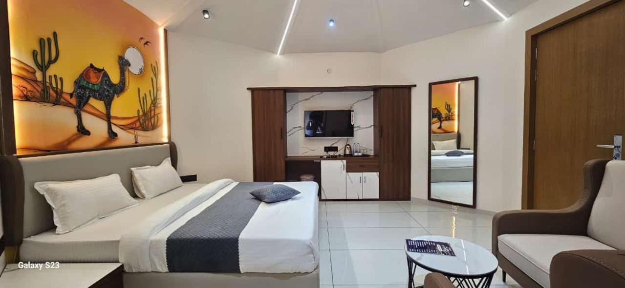Shree Jalaram Resort Kodāe Zewnętrze zdjęcie