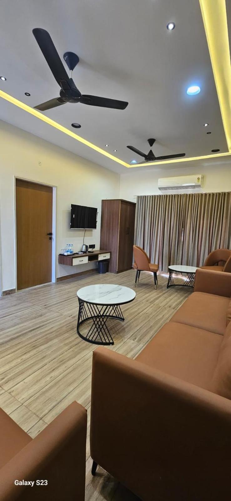 Shree Jalaram Resort Kodāe Zewnętrze zdjęcie